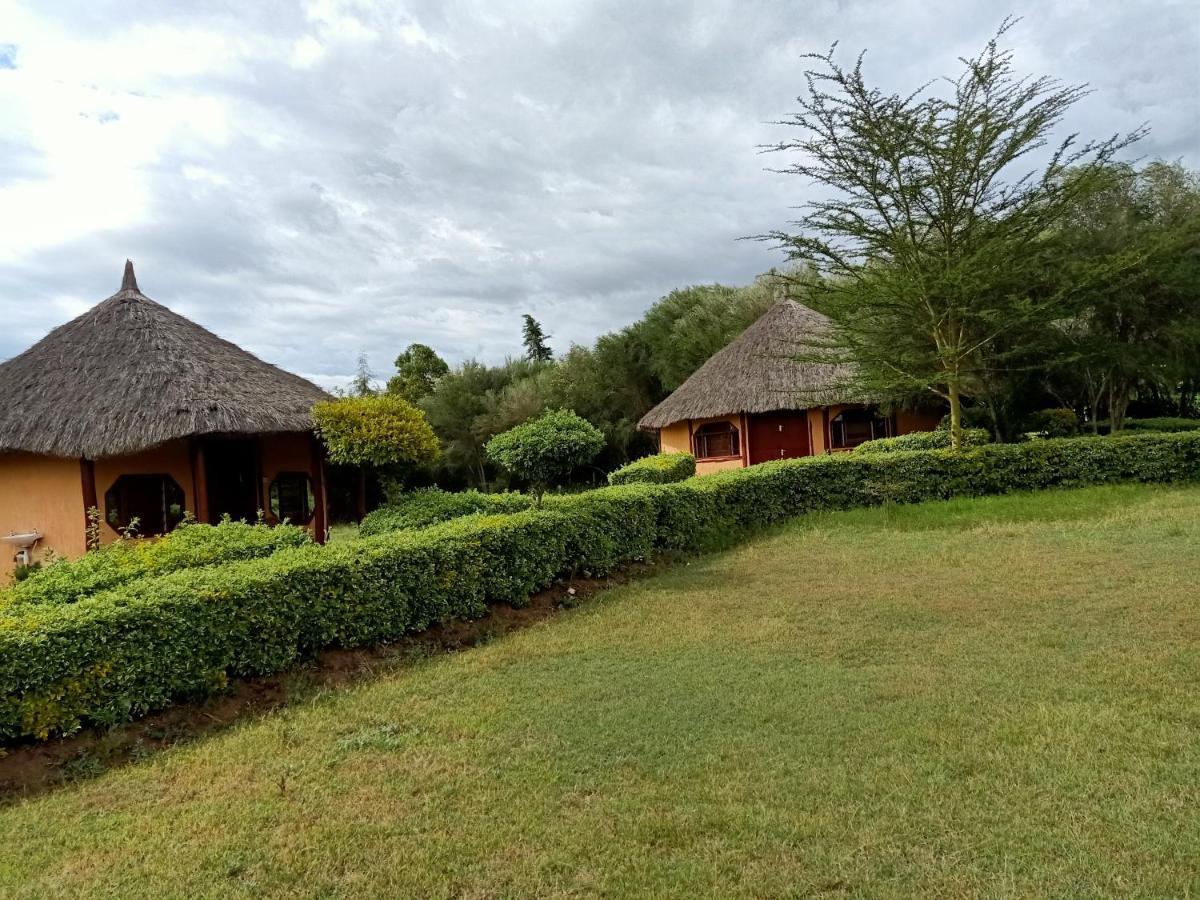 The Great Circle Lodge Нанюки Екстериор снимка
