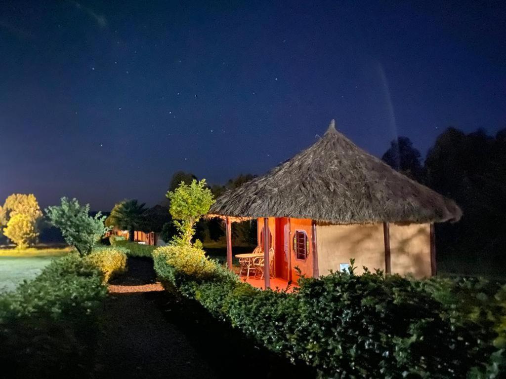 The Great Circle Lodge Нанюки Екстериор снимка