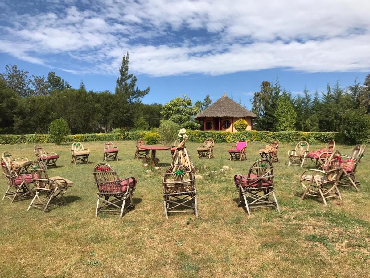 The Great Circle Lodge Нанюки Екстериор снимка