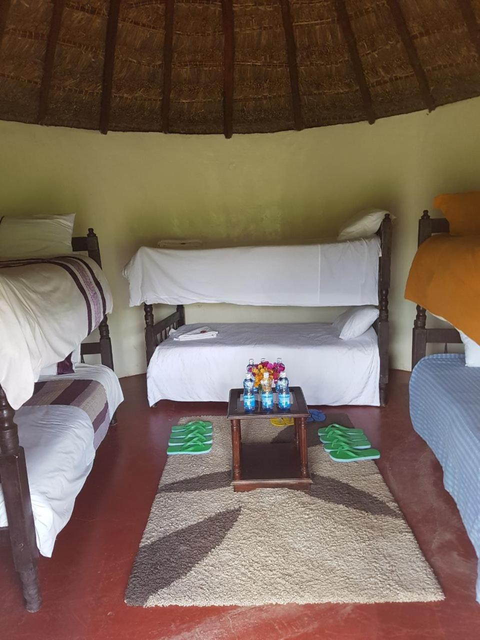 The Great Circle Lodge Нанюки Екстериор снимка