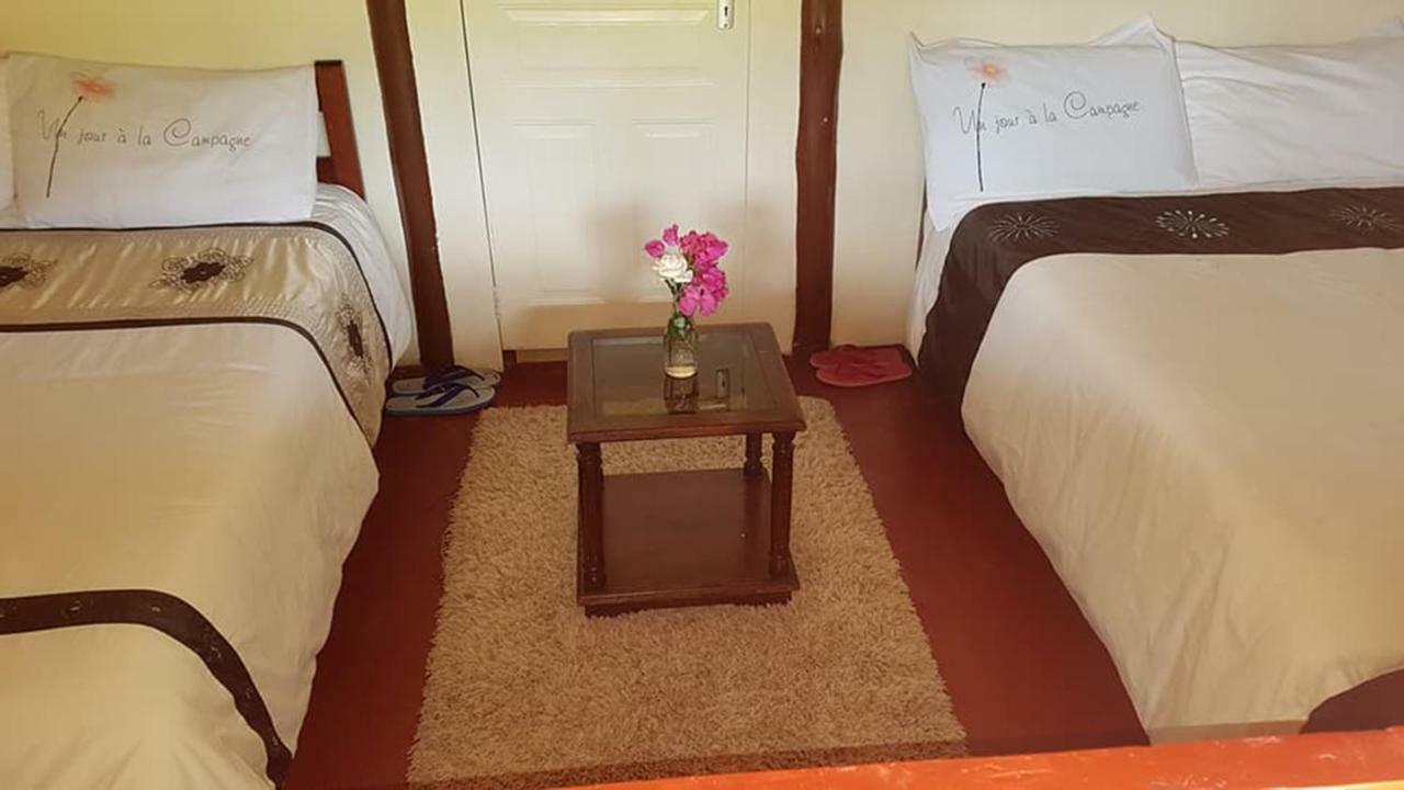 The Great Circle Lodge Нанюки Екстериор снимка