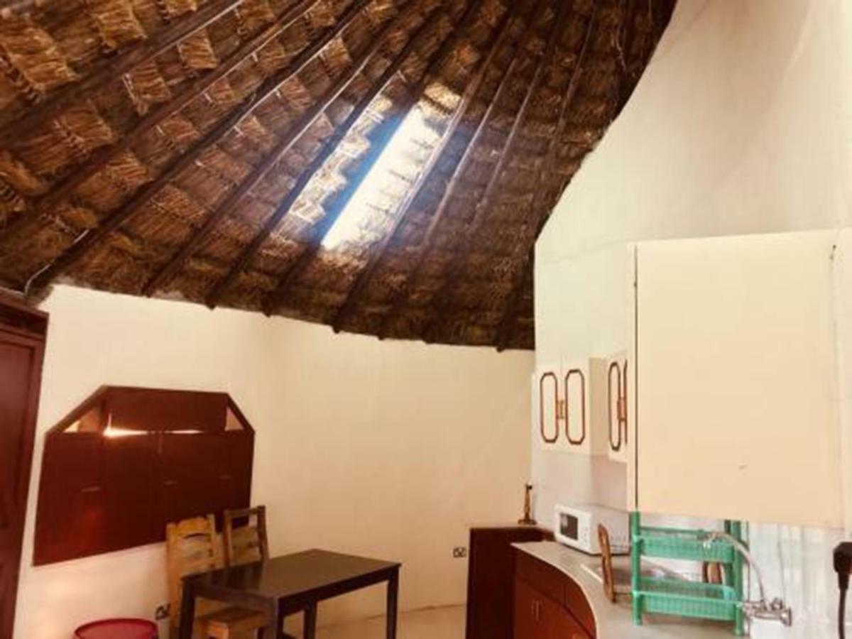 The Great Circle Lodge Нанюки Екстериор снимка