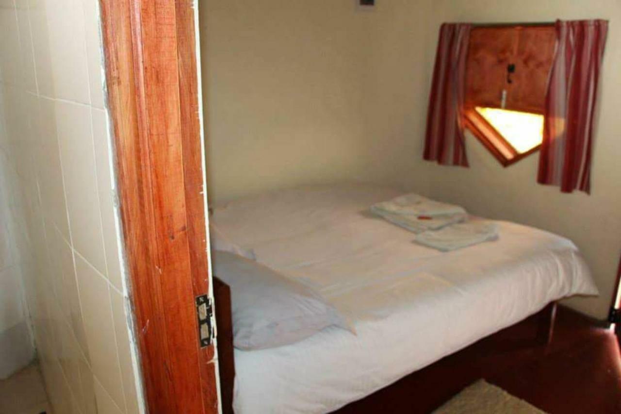 The Great Circle Lodge Нанюки Екстериор снимка